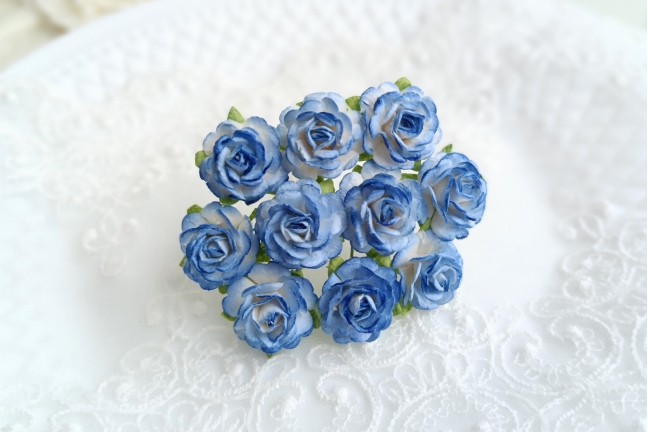 Роза открытая с волнистым краем 2см Синий+белый